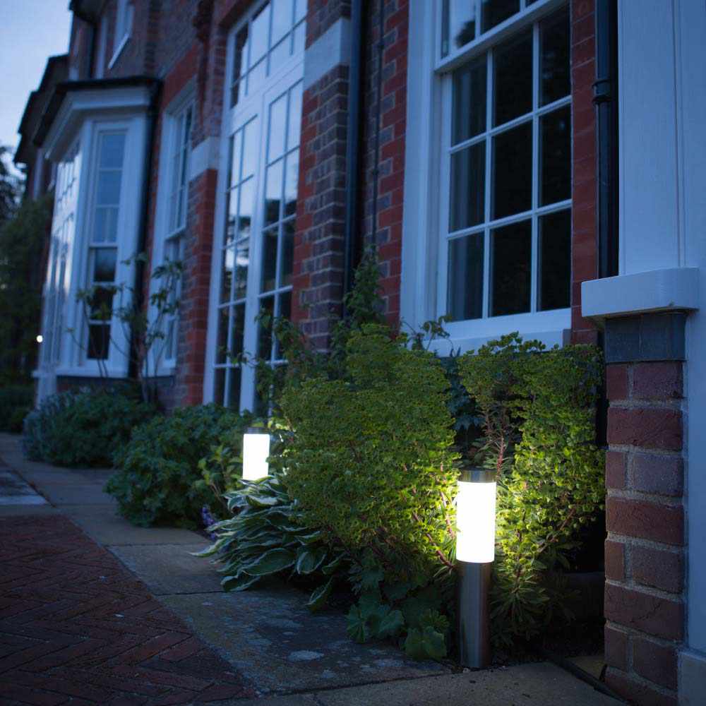 X2 Essex Solar Post Lights Silver