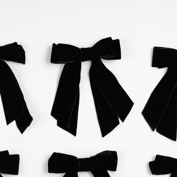 x24 Velvet Bow Clip Black
