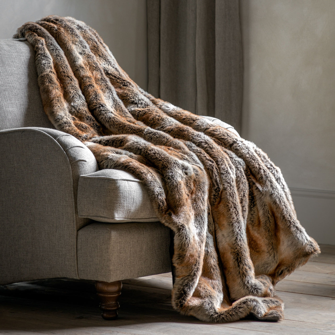 Husky Fur Throw Premium