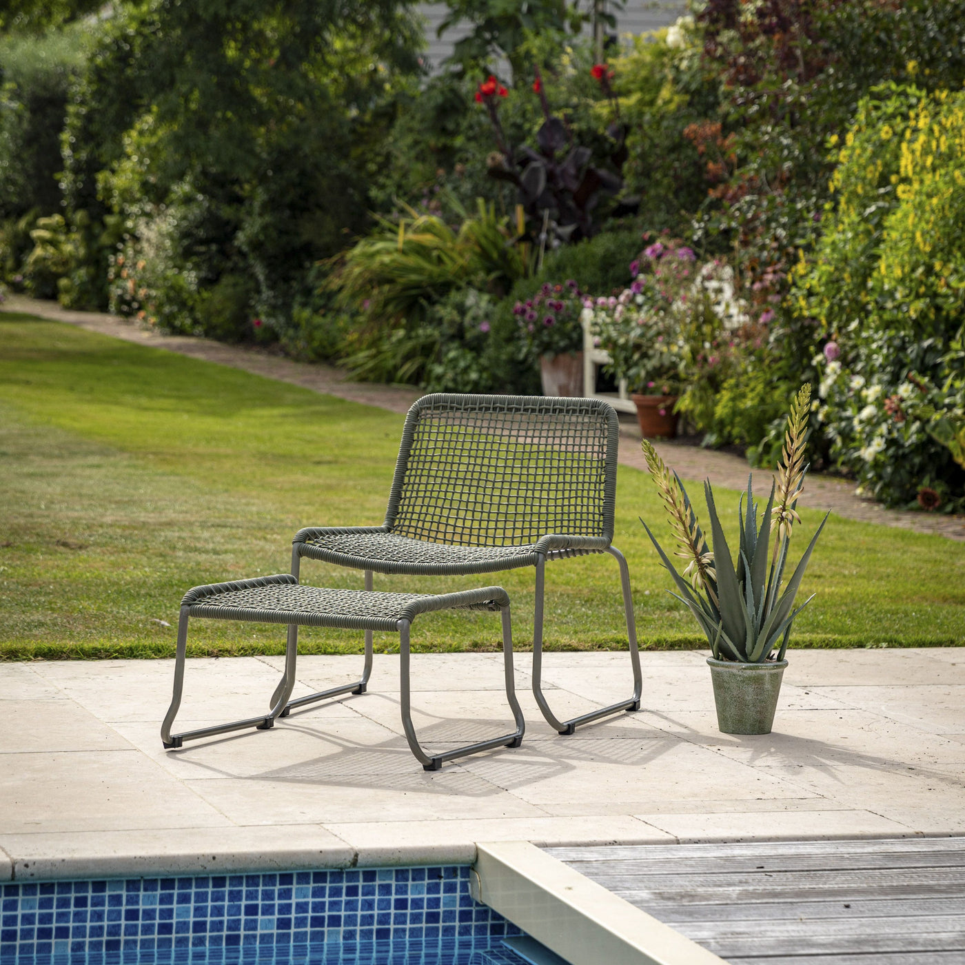 Sassano Lounge Chair Green with Footstool