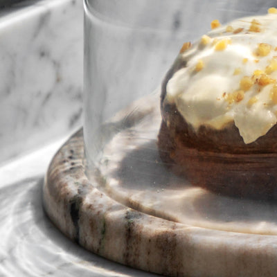 Novi Cake Dome Beige Marble