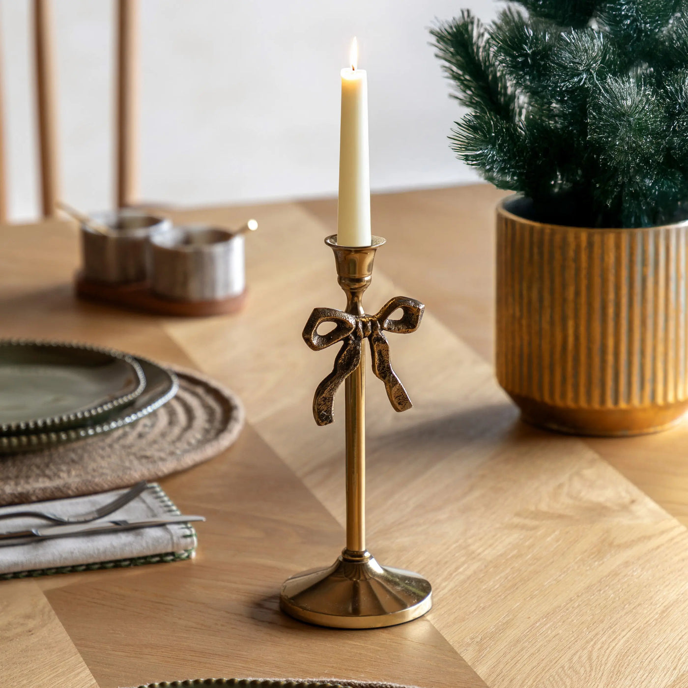 x6 Bow Dinner Candle Holder Gold