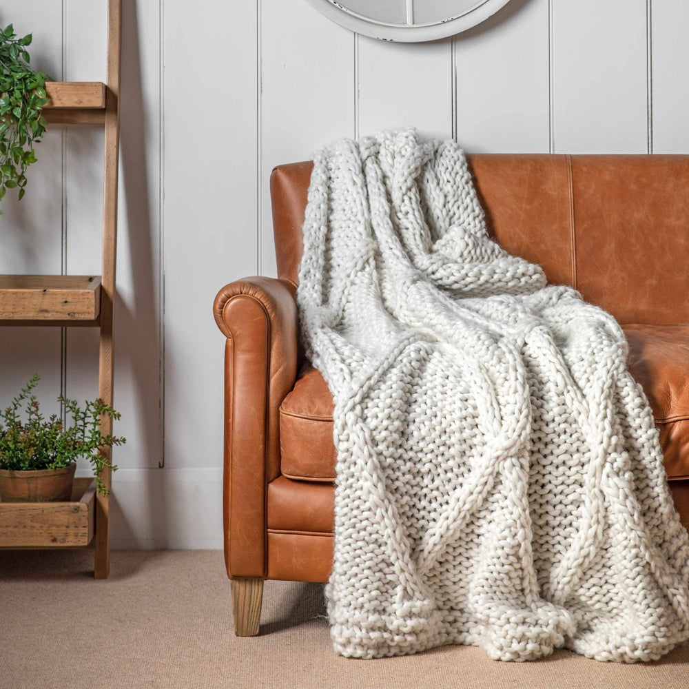 Cable Knit Diamond Throw Cream