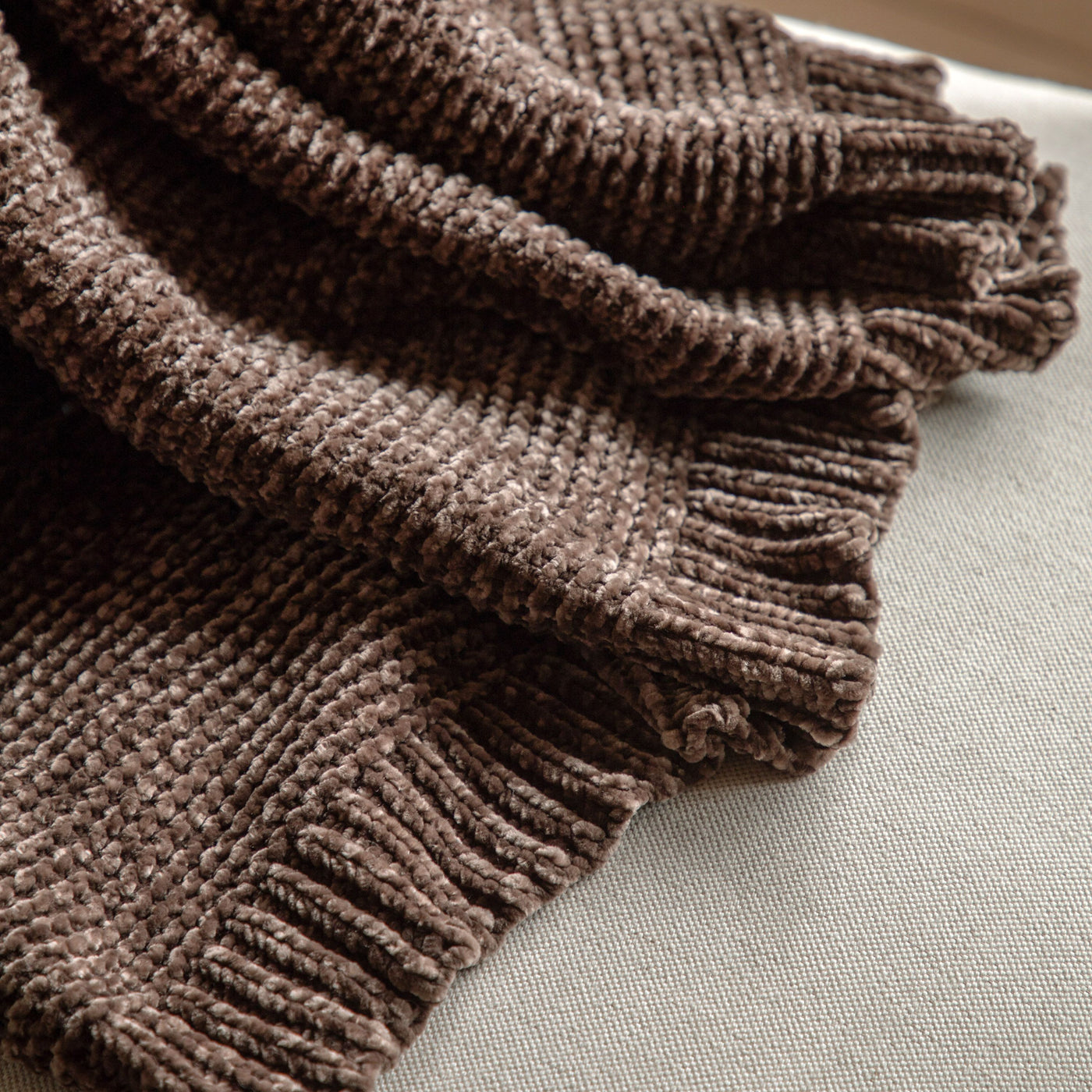 Deco Luxe Chocolate Chenille Throw