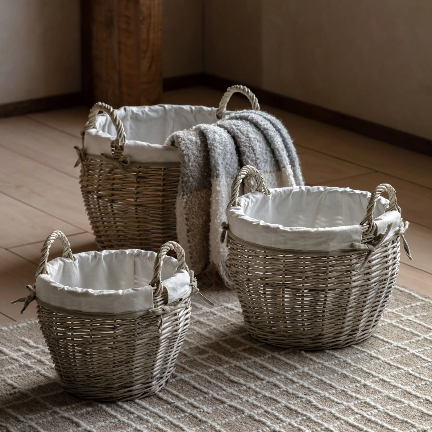 x2 Aro Round Lined Baskets Natural