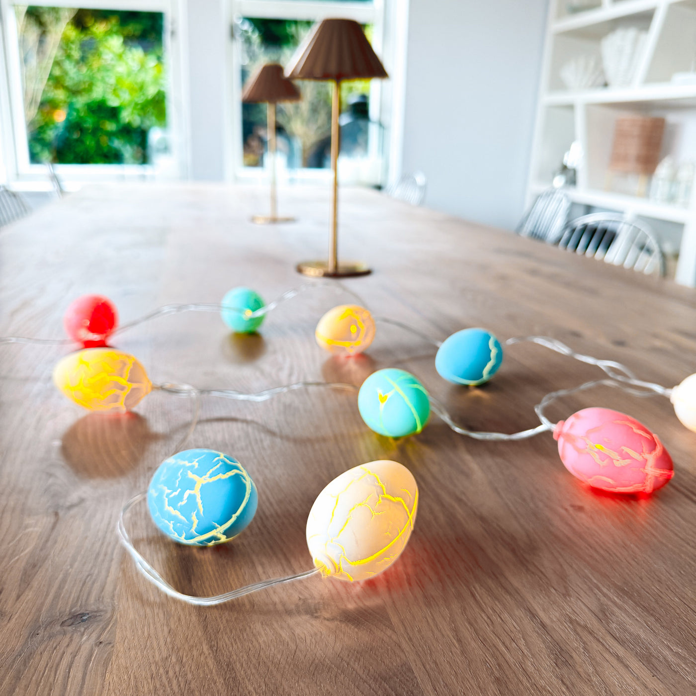 Cracked Egg Garland Light