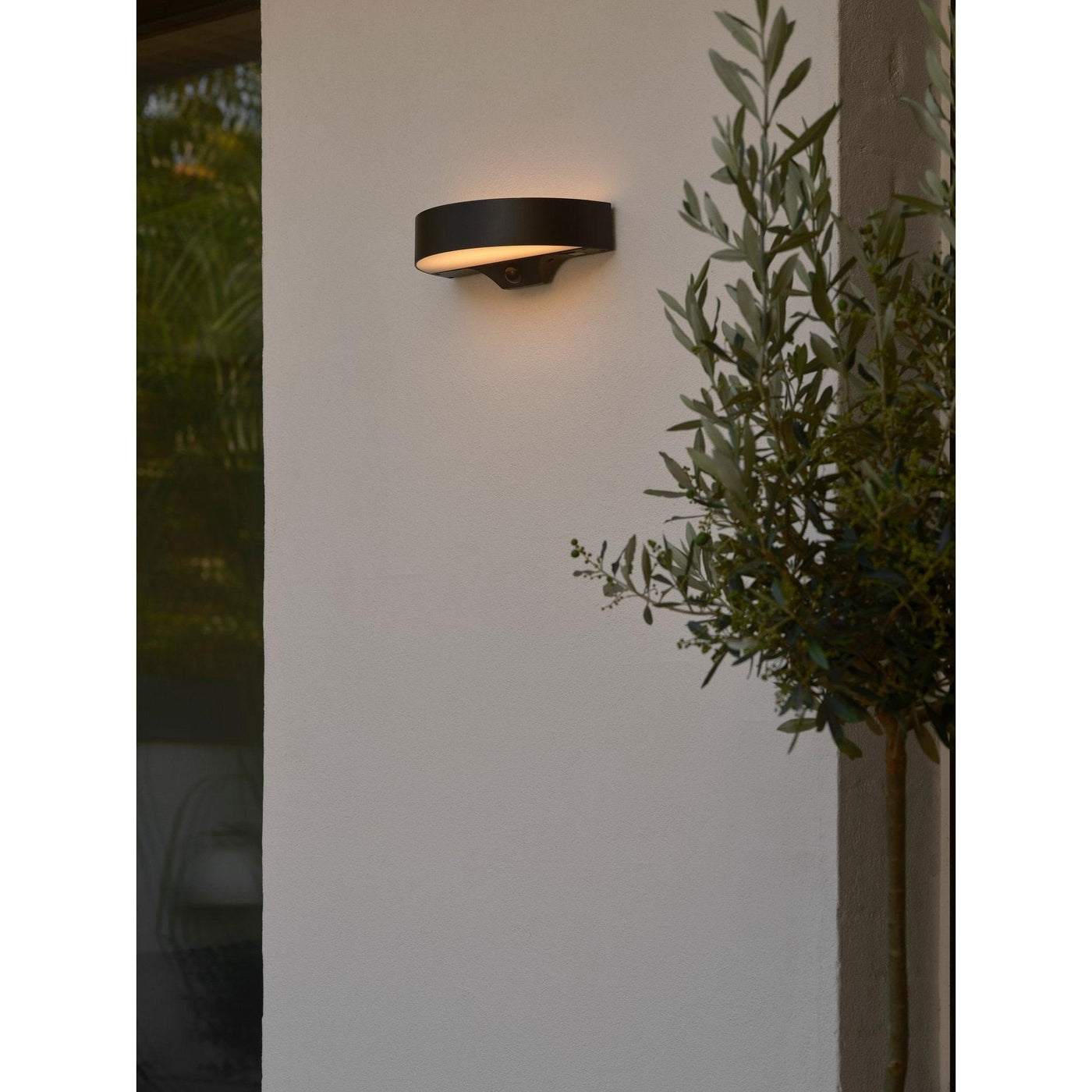 Monay Round Solar Wall Light Black