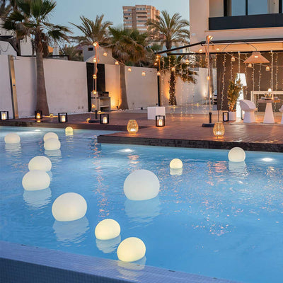 Poolside 4x Spheres & 1x Lamp Pack