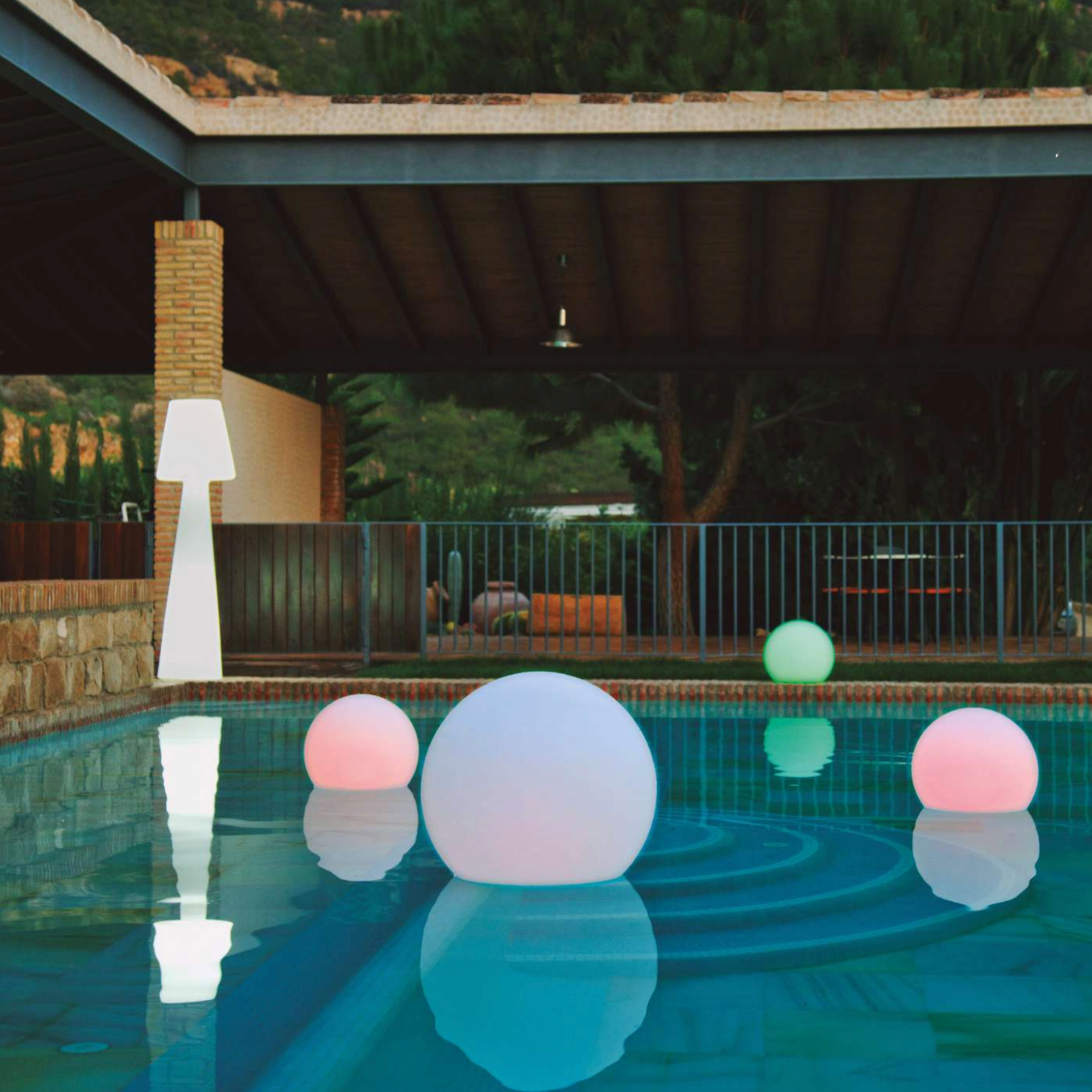 16x Waterproof Solar Pool Sphere Lights