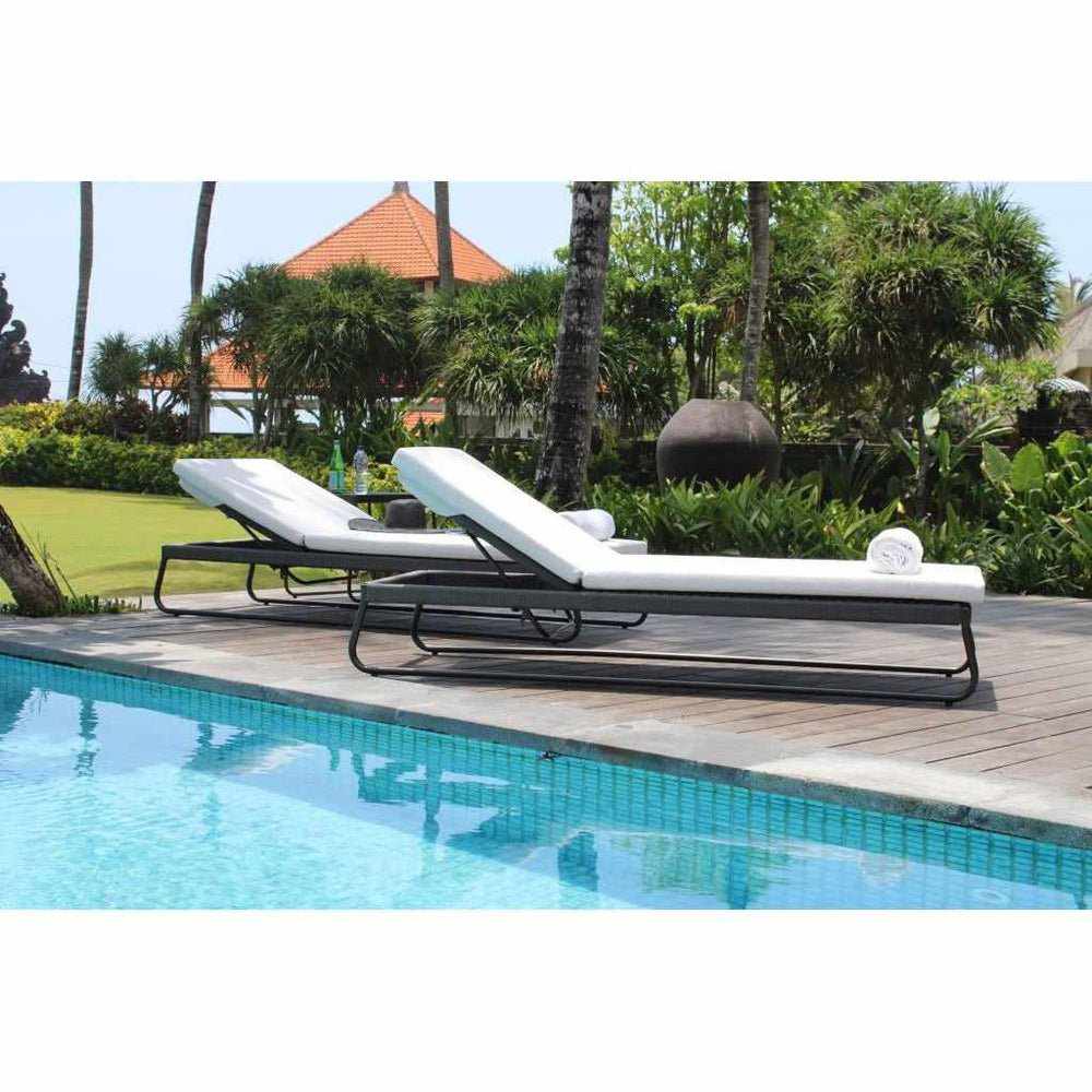 Kittiwake Lounger - NEST & FLOWERS