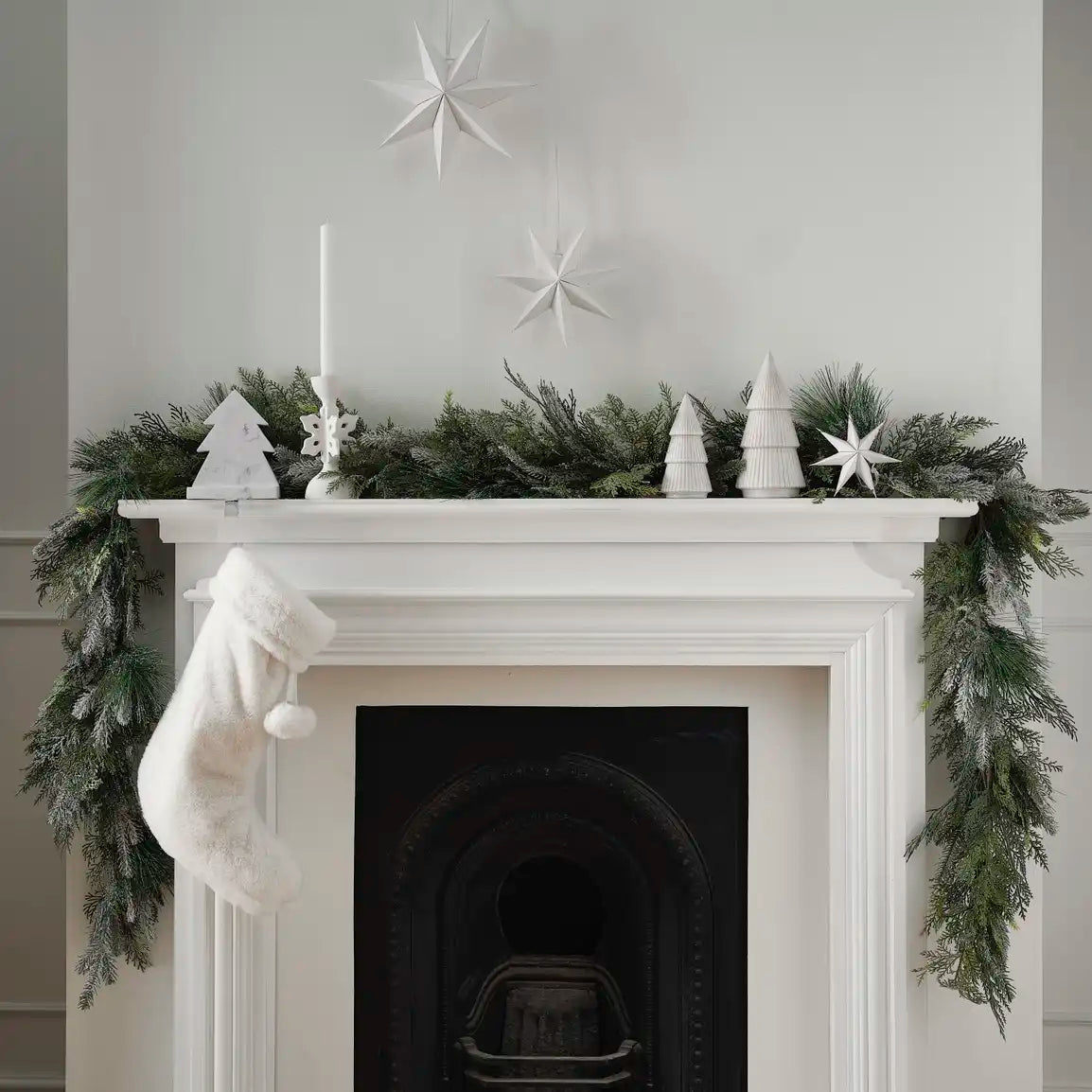 Snowy Foliage Christmas Garland