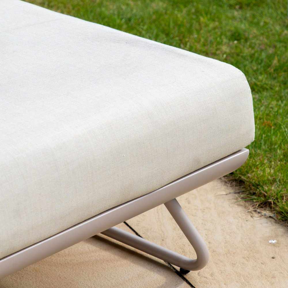Saybrook Sun Lounger Linen